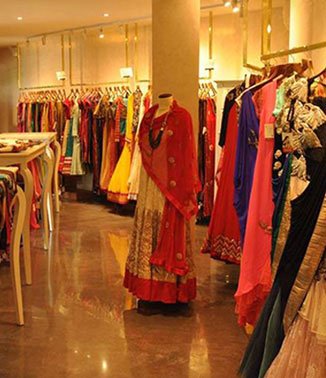 Colourful shopping in Delhi